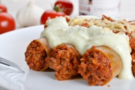 Gefüllte Cannelloni mit Käsesauce